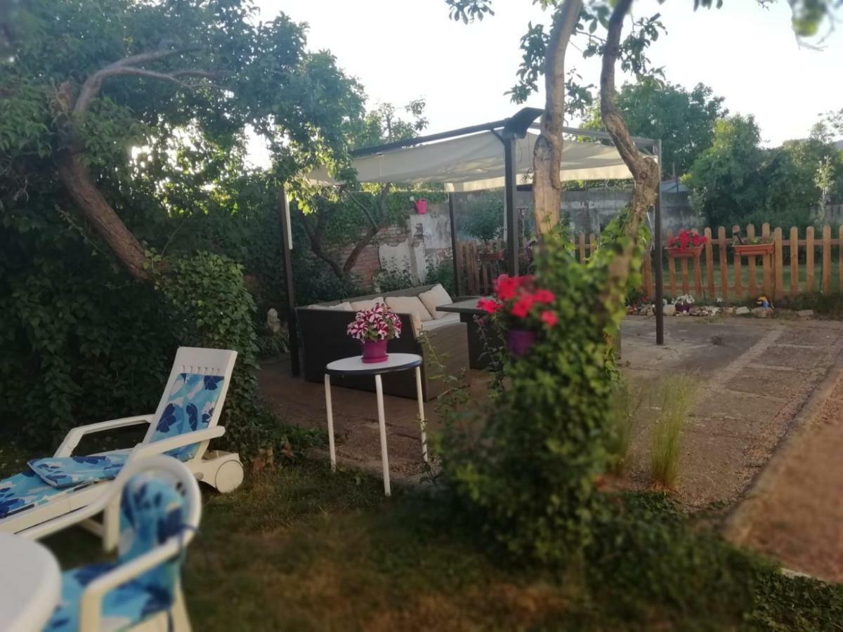 فيلا Boleta A 5 Minutos De Leon, Casa Con Jardin San Andrés del Rabanedo المظهر الخارجي الصورة