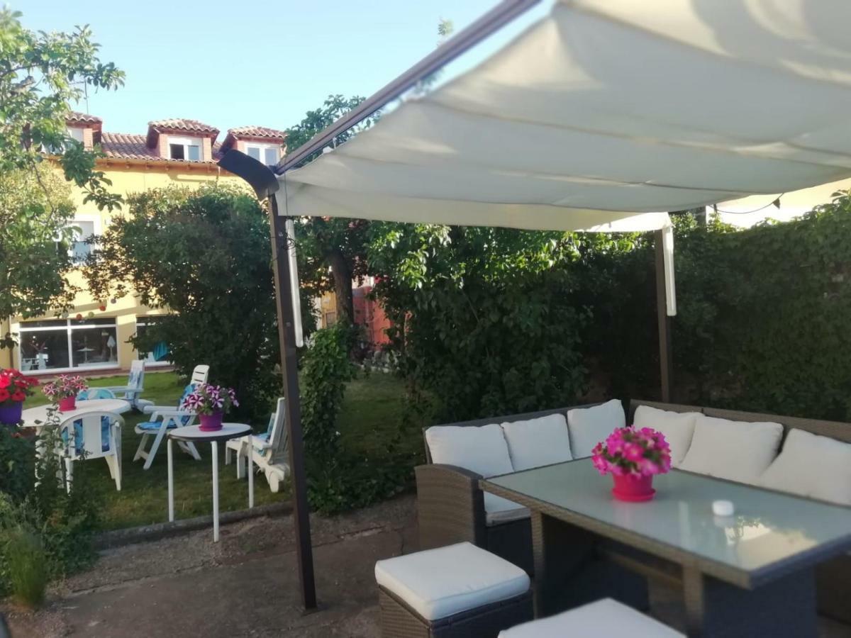 فيلا Boleta A 5 Minutos De Leon, Casa Con Jardin San Andrés del Rabanedo المظهر الخارجي الصورة
