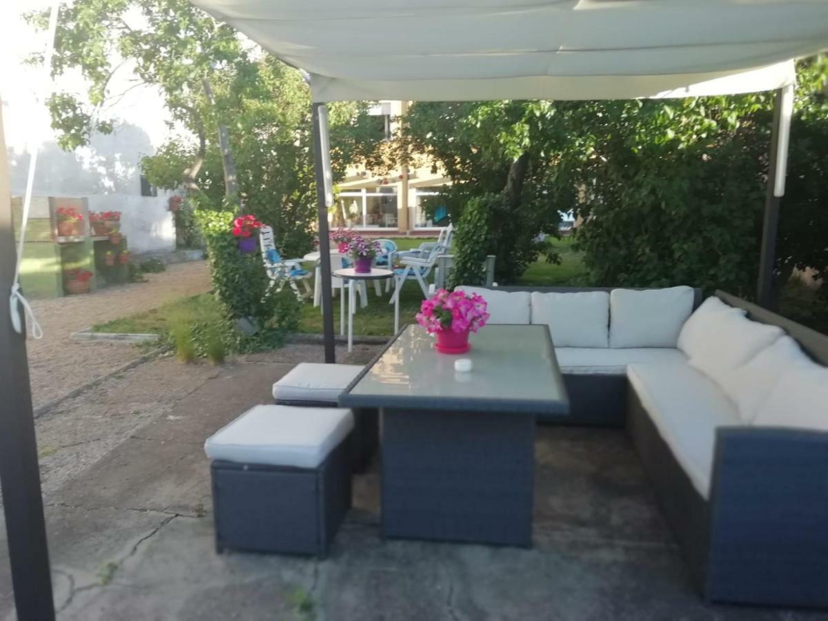 فيلا Boleta A 5 Minutos De Leon, Casa Con Jardin San Andrés del Rabanedo المظهر الخارجي الصورة